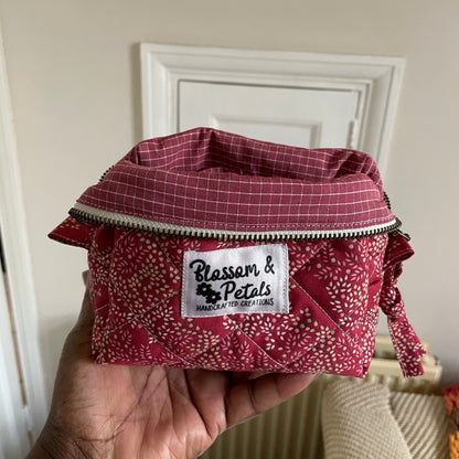 Handmade Quilted Makeup Bag – Floral Zipper Pouch Gift