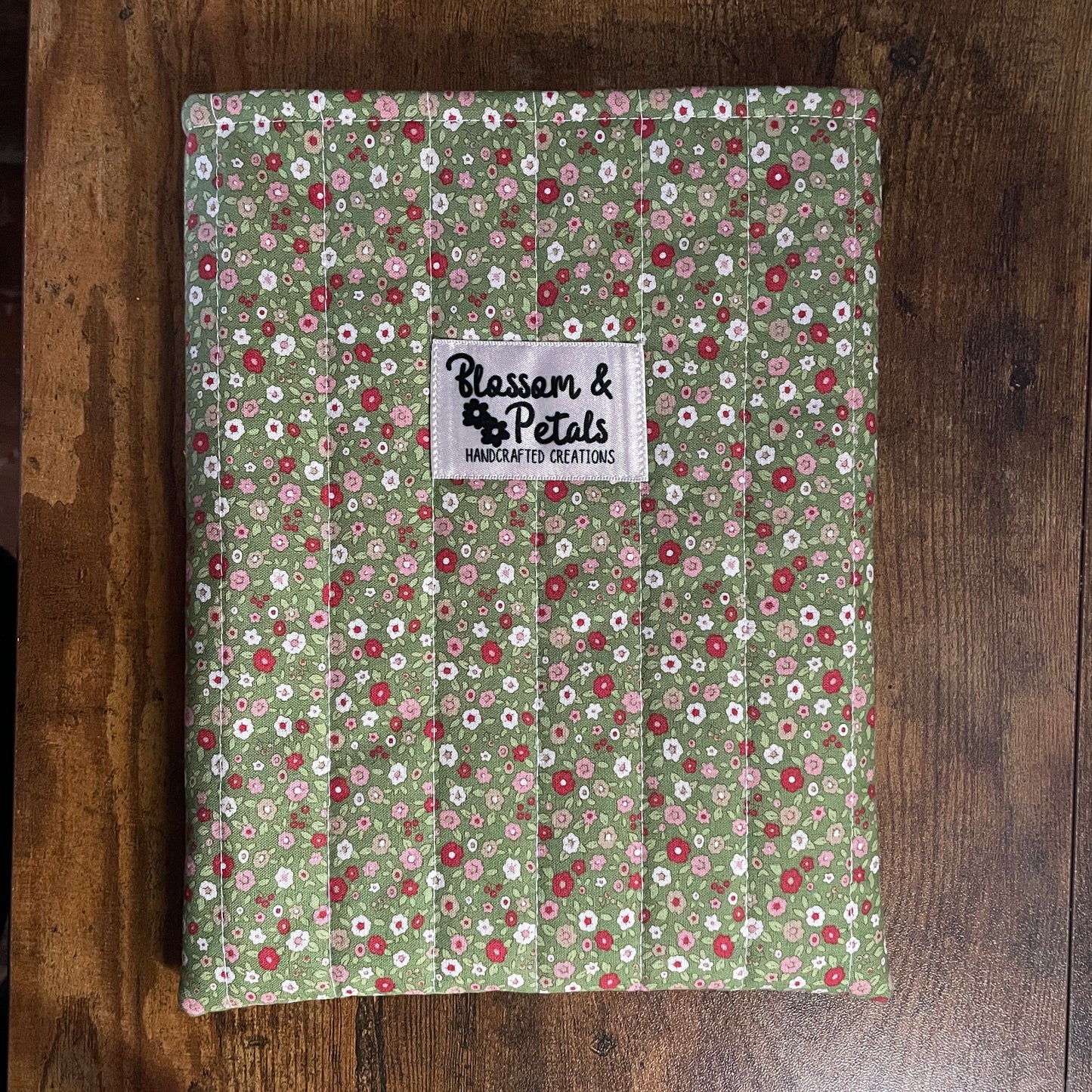Green Floral Book Sleeve – Handmade Quilted Padded Book Protector