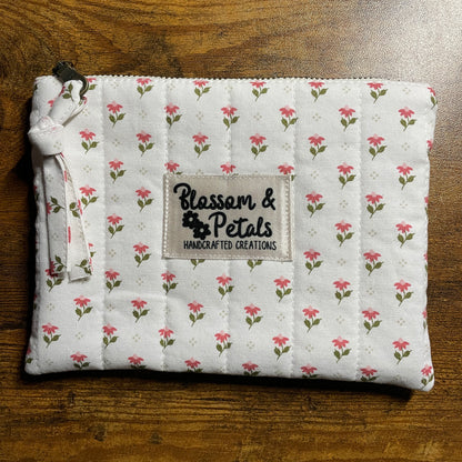 Handmade Quilted Floral Zipper Pouch – Cotton Makeup Bag & Coin Purse